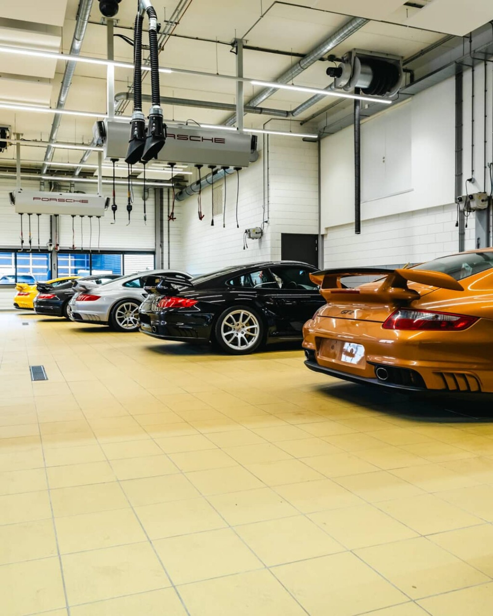 Netwerken op topsnelheid tussen de Porsches