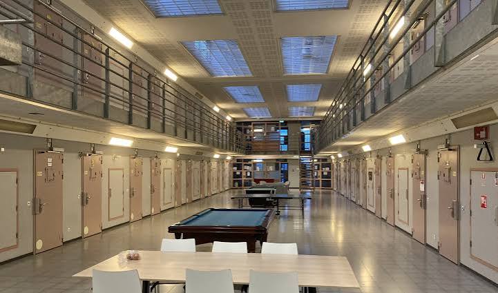Netwerken achter de tralies bij de PI in Zutphen